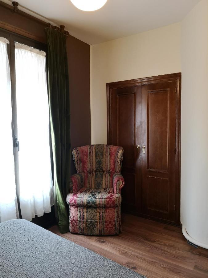 Hostal Plaza セゴビア エクステリア 写真