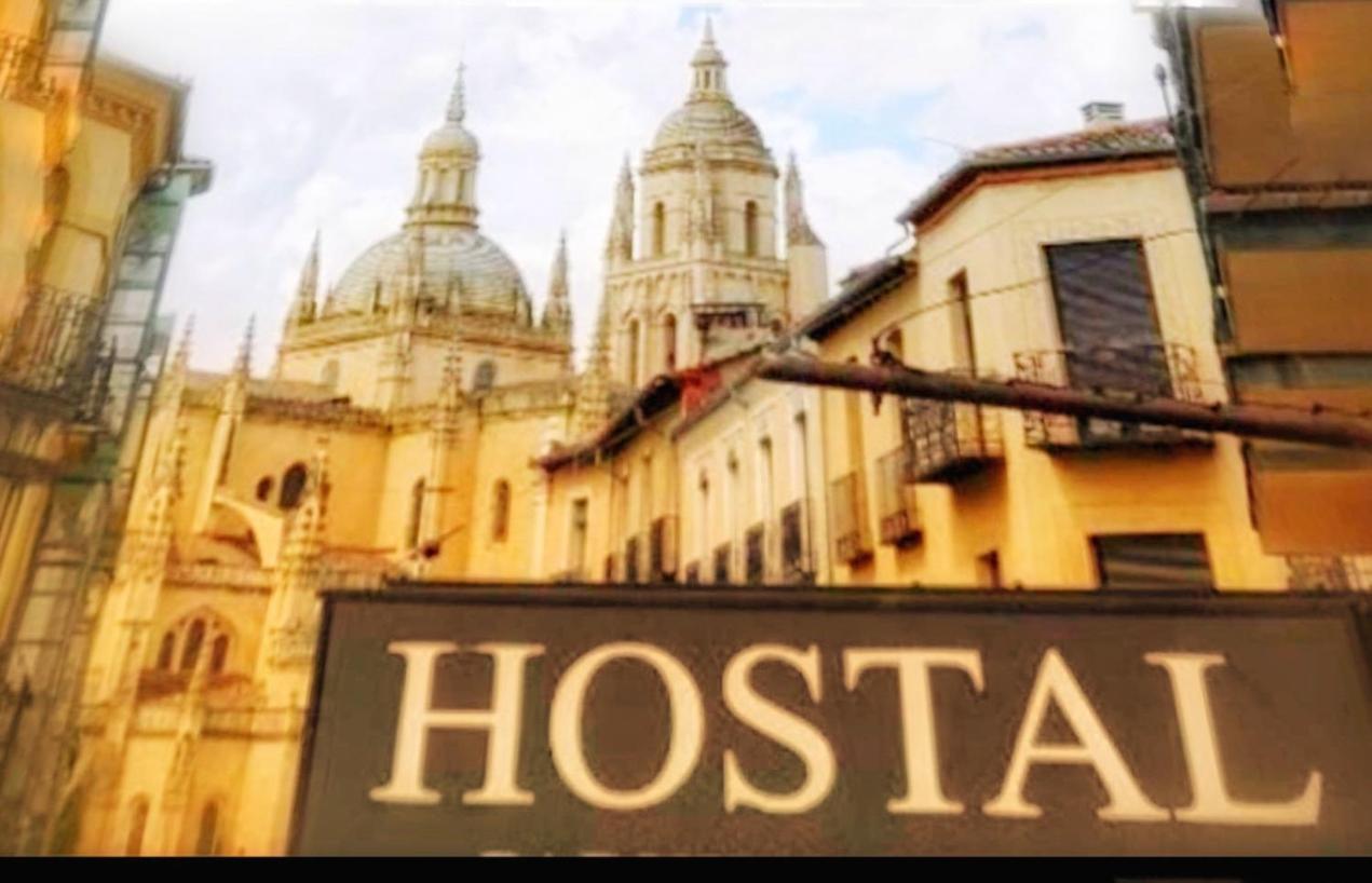 Hostal Plaza セゴビア エクステリア 写真